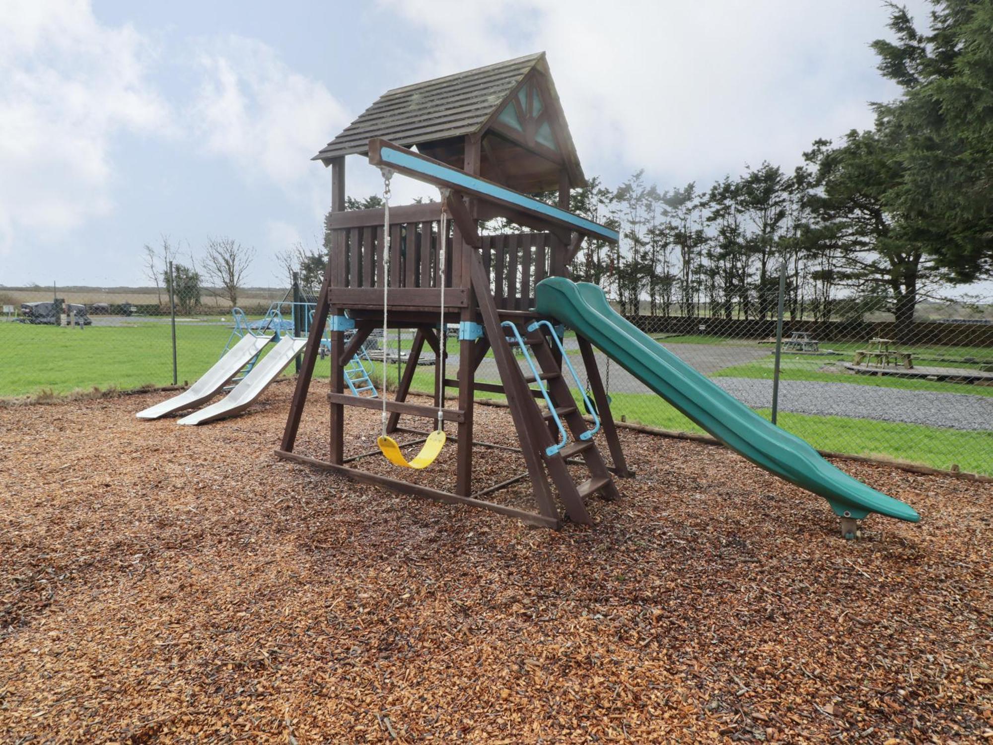 13 Gower Holiday Village Swansea Dış mekan fotoğraf